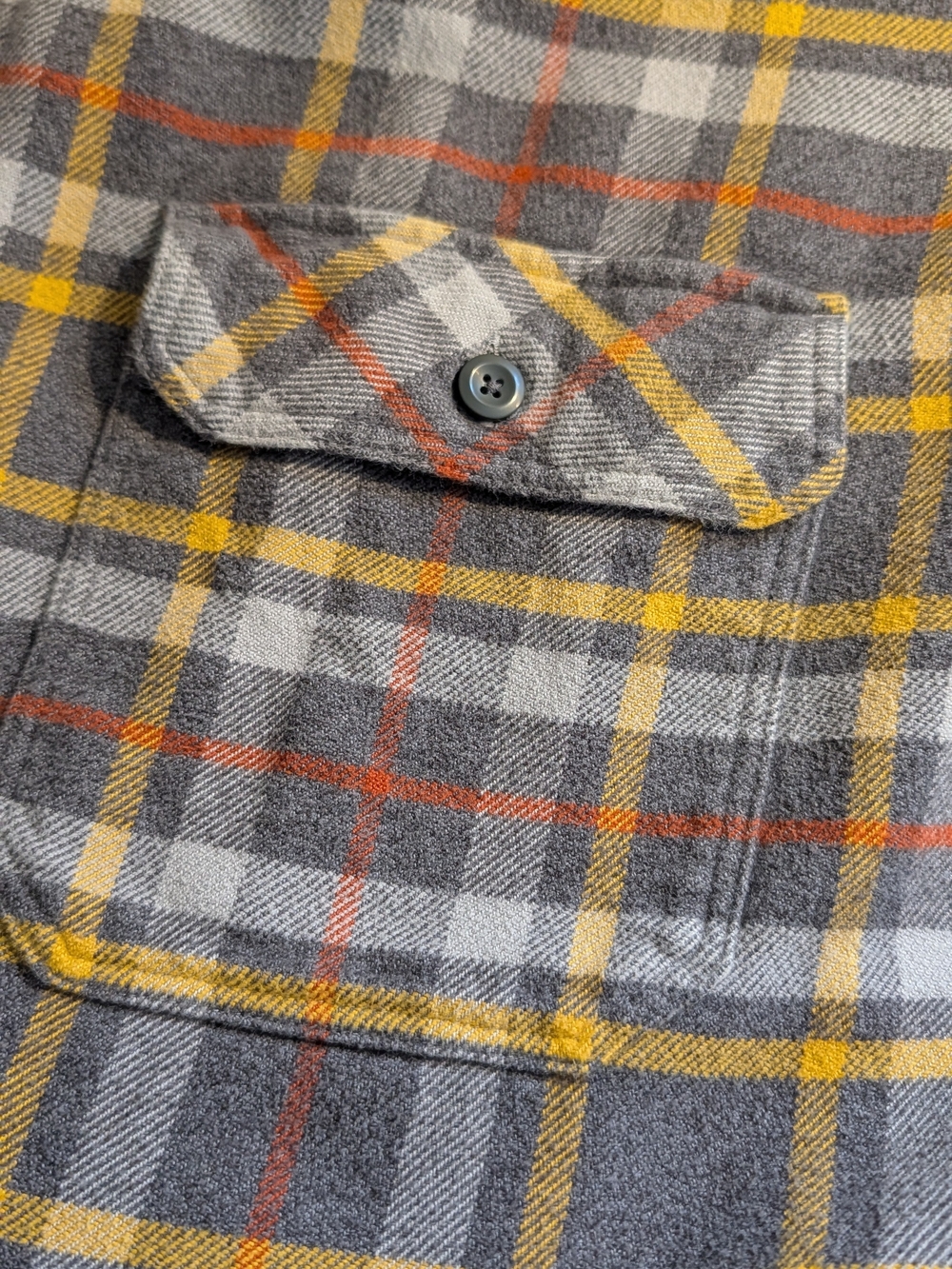 Love the colors! Patagonia Men's Gray & Yellow Plaid Flannel Shirt. 2XL - Picture 10 of 13